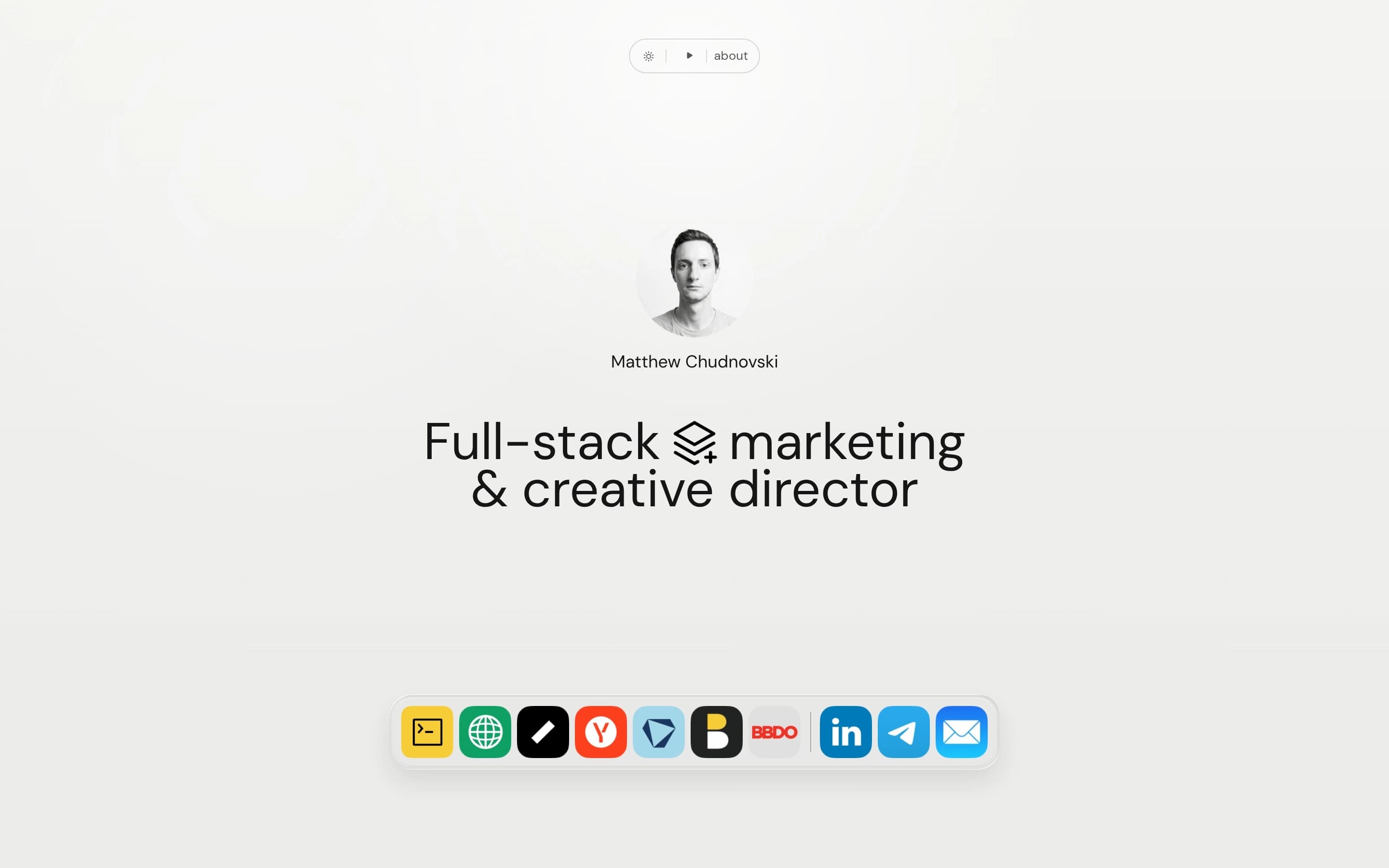Matthew Chudnovski — 기타 포트폴리오 웹사이트 디자인 레퍼런스
